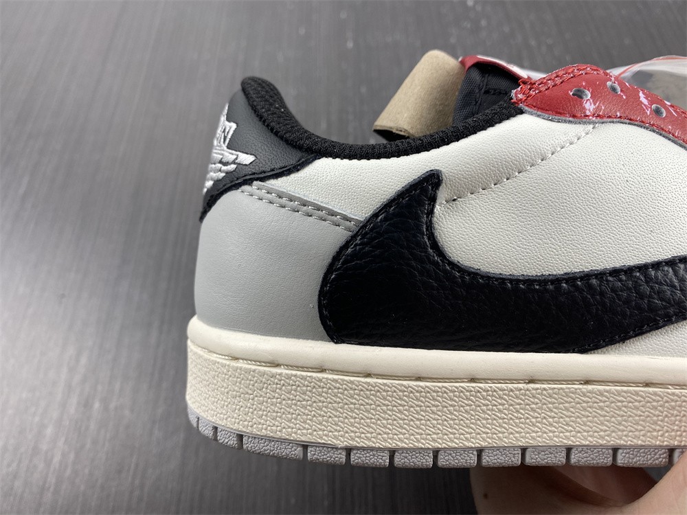 Jordan 1 Low Travis Scott