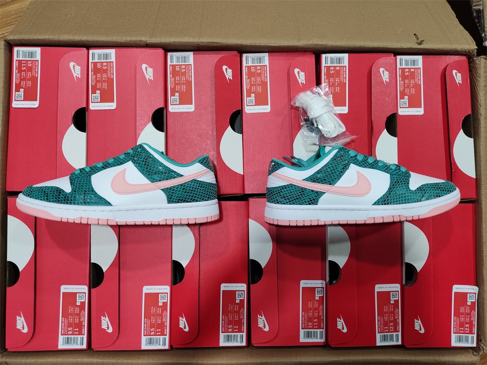 Dunk SB Low "Snake Skin" DR8577-300