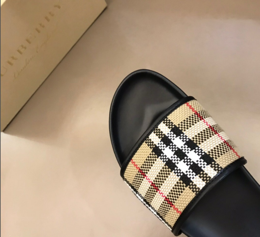 Brbbrry vintage check slides