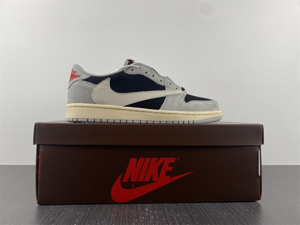 Air Jordan 1 Low OG x Travis Scott 1