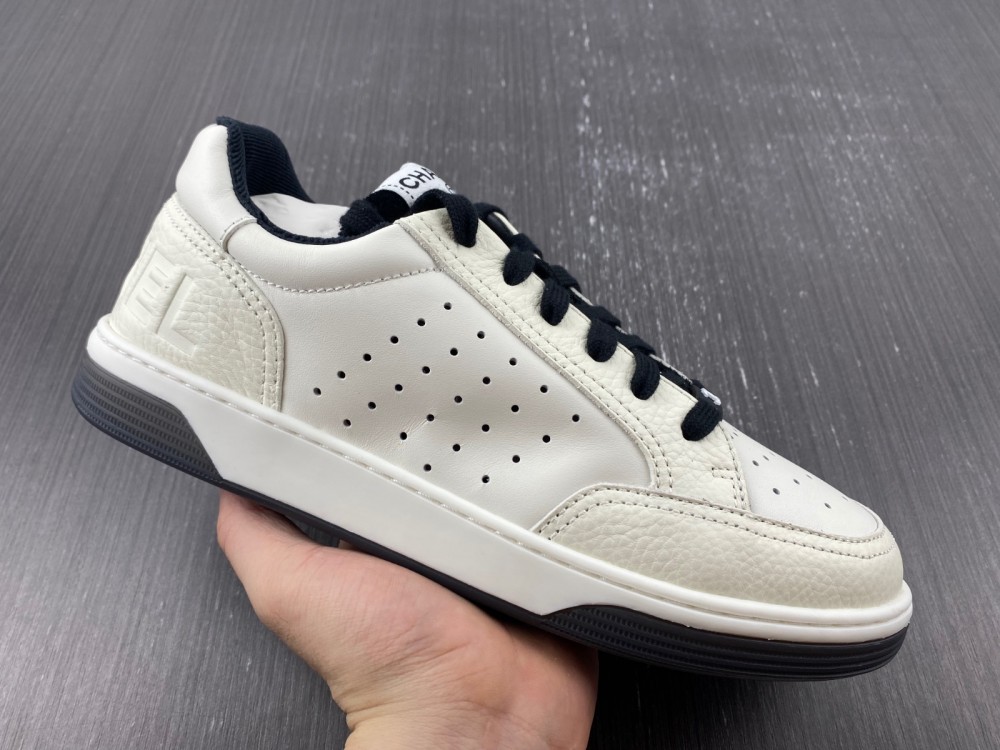 Channe1 Sneaker white one