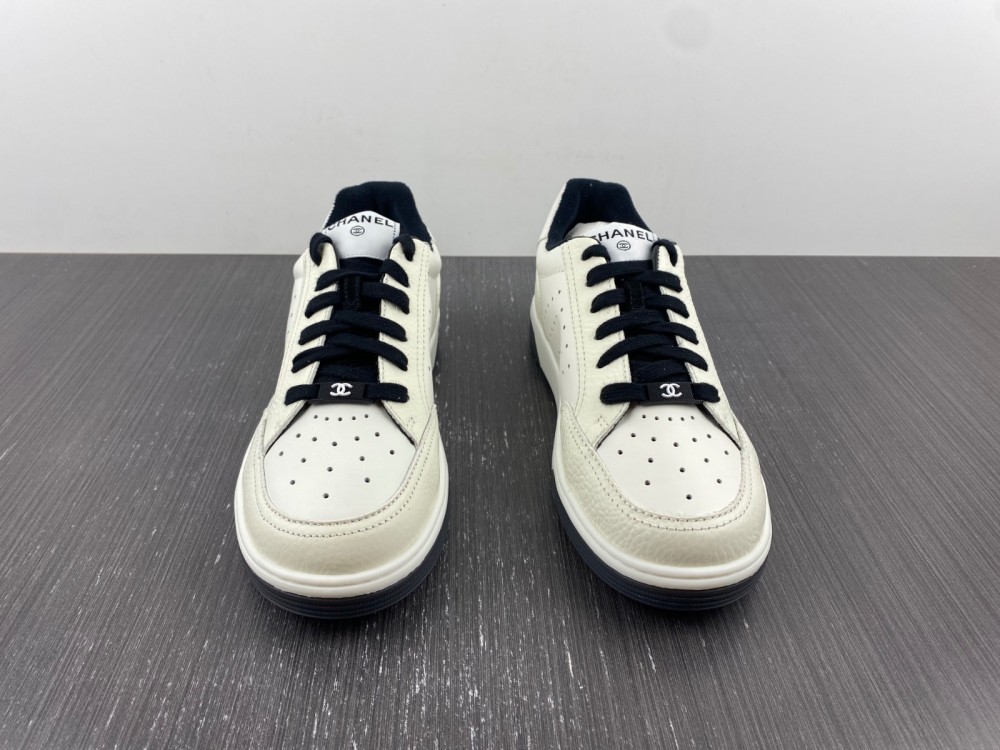 Channe1 Sneaker white one