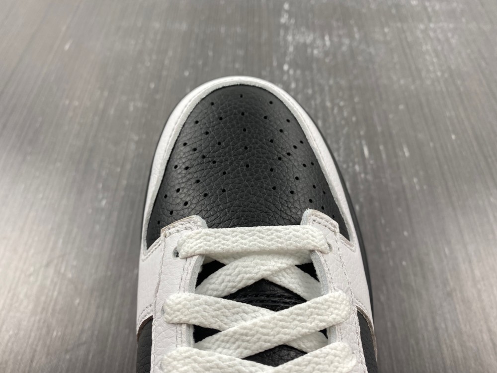 Nike Dunk Low Retro Reverse Panda FD9064-011