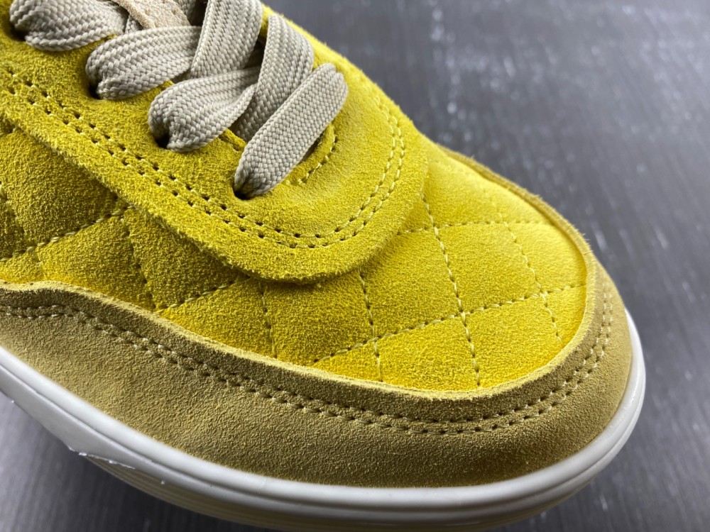 Channe1 sneakers yellow