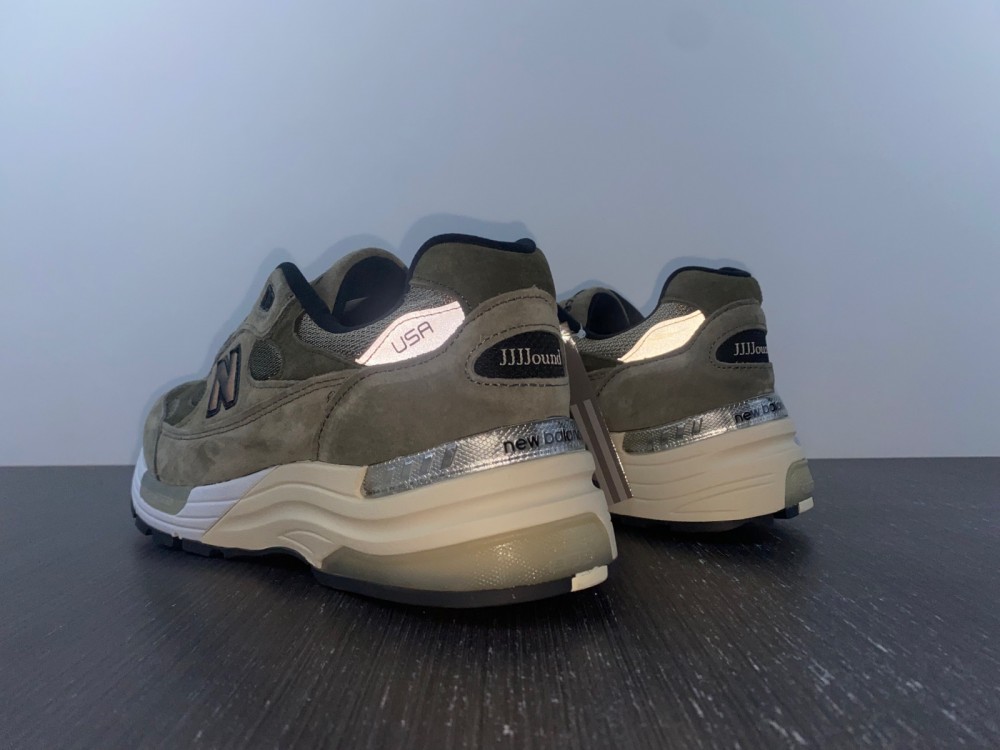 NwBlnc 992 JJJJound Grey M992J2