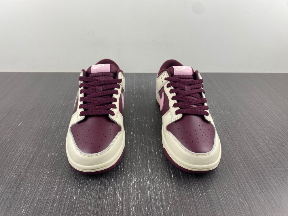Nike Dunk Low Valentine