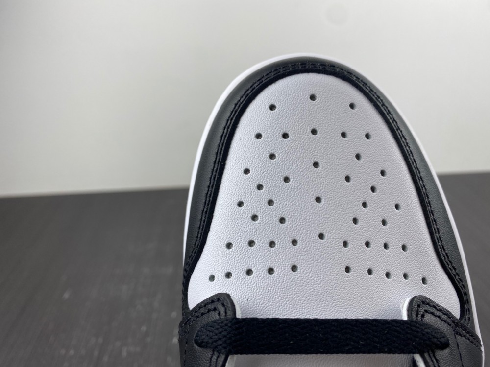 Nike Air Jordan 1 OG Low Black Toe CZ0790-106