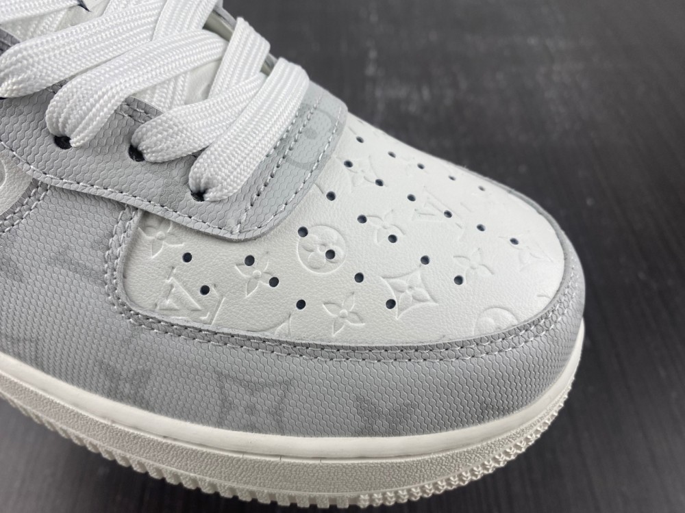 Nike Air Force 1 LsVttn white grey