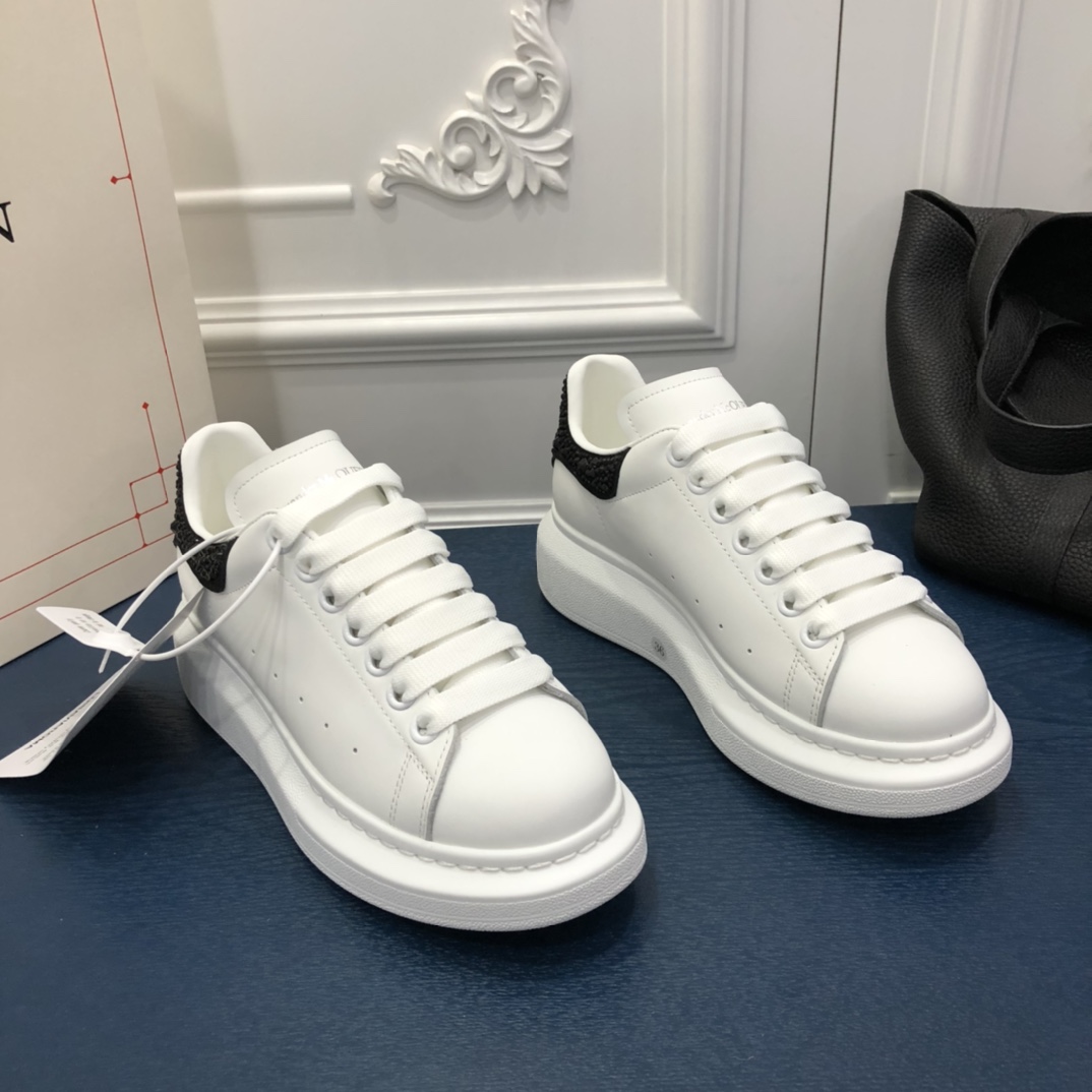 Alxndr McQN sneakers black