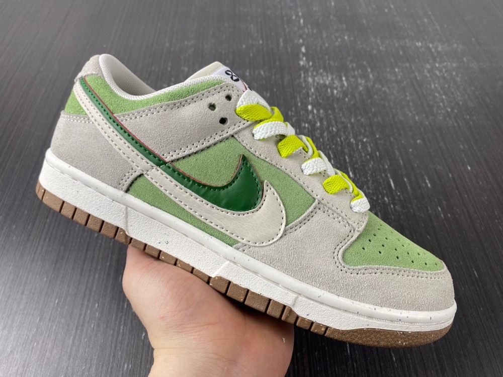 Nike Dunk Low green DO9457-100