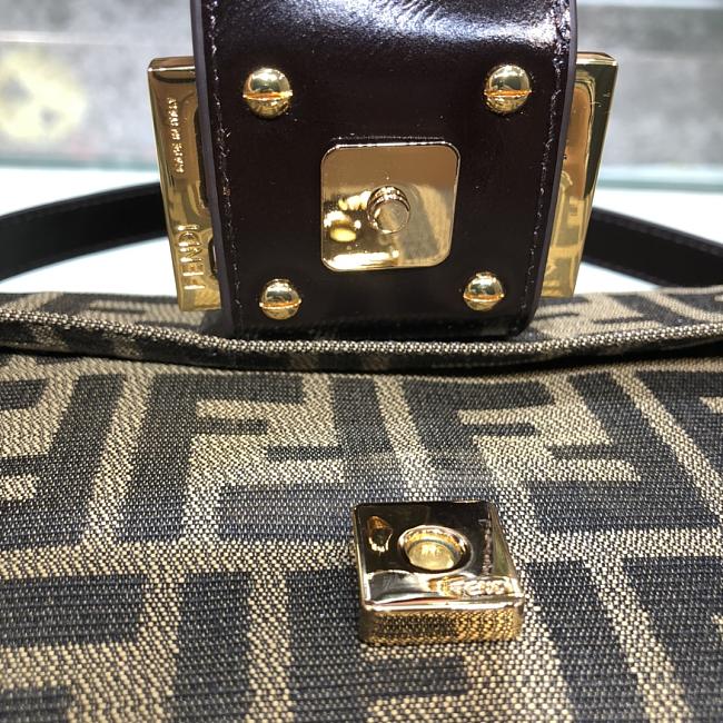 Feendi Vintage Bag gold hardware