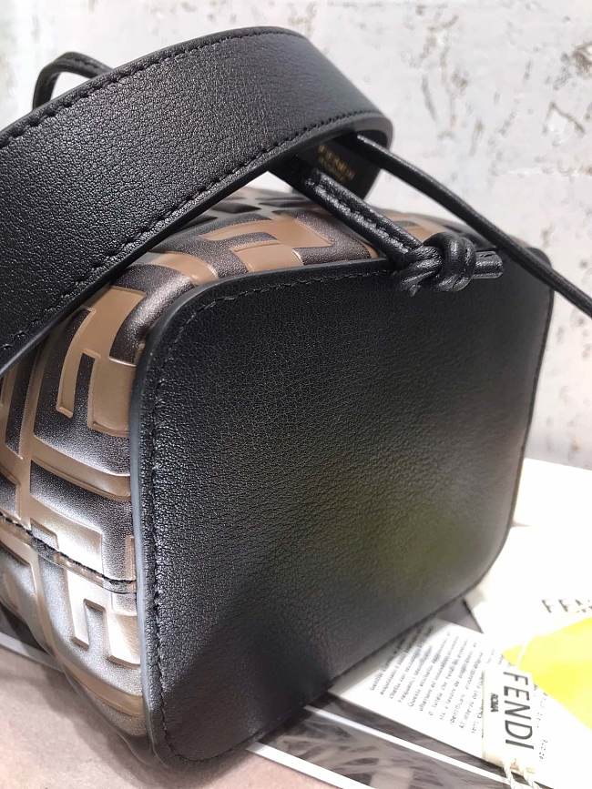 Feendi Bucket bag 02