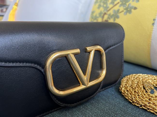 Vallentinno Garavani Small Shoulder Bag 19cm Black