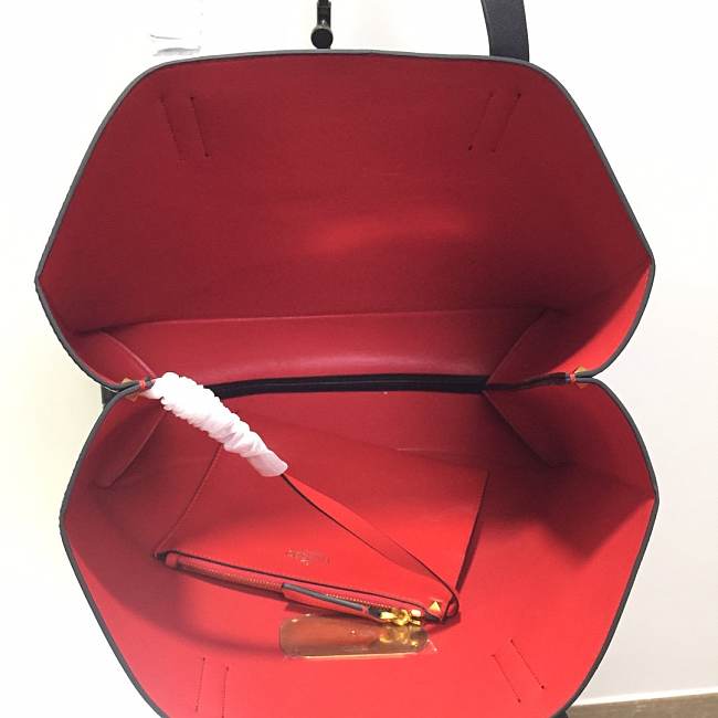 Vallentinno Garavani Tote