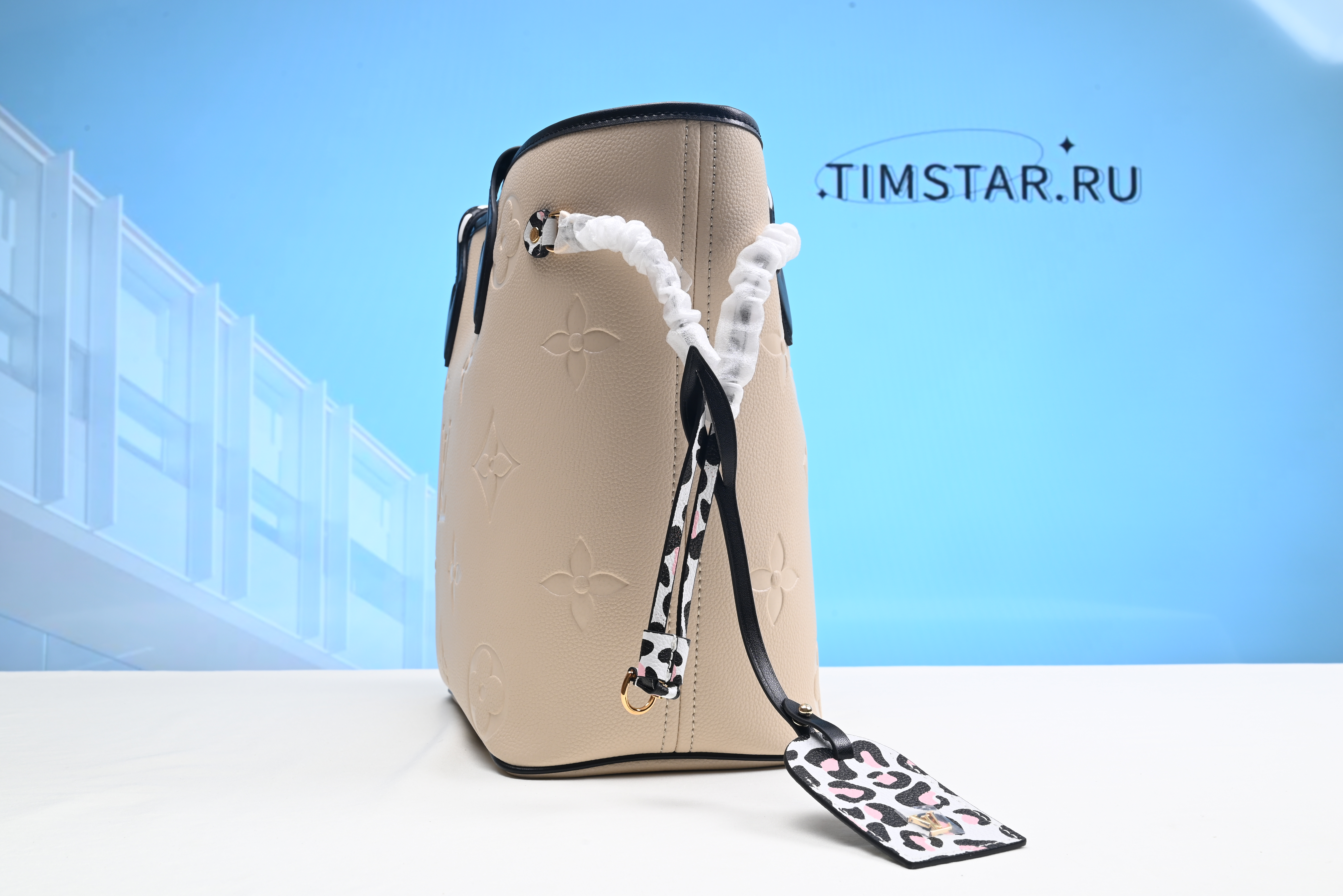 LsVttn Wild of Heart Neverfull White Bag