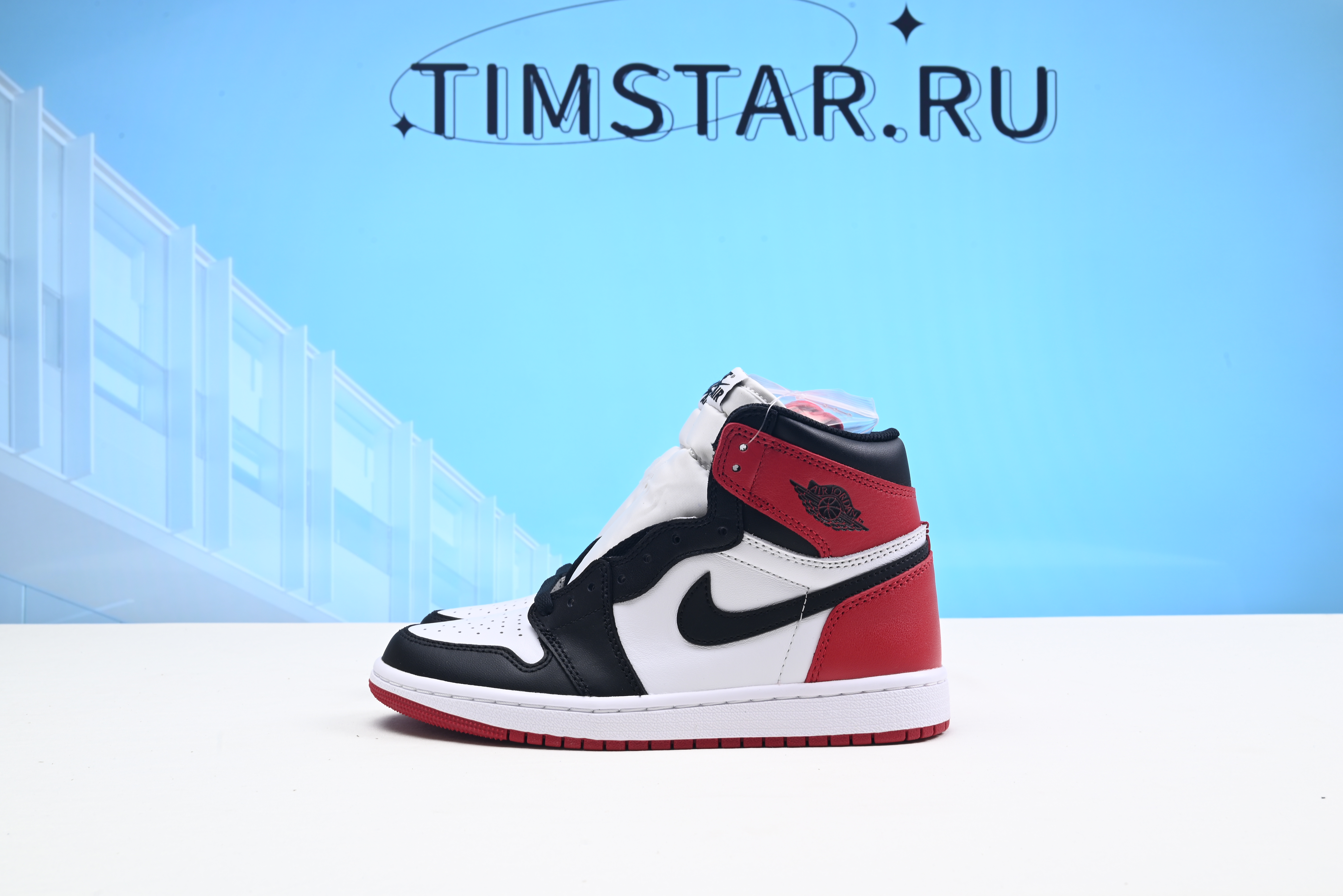 Air Jordan 1 Retro Black Toe (2016) 555088-125