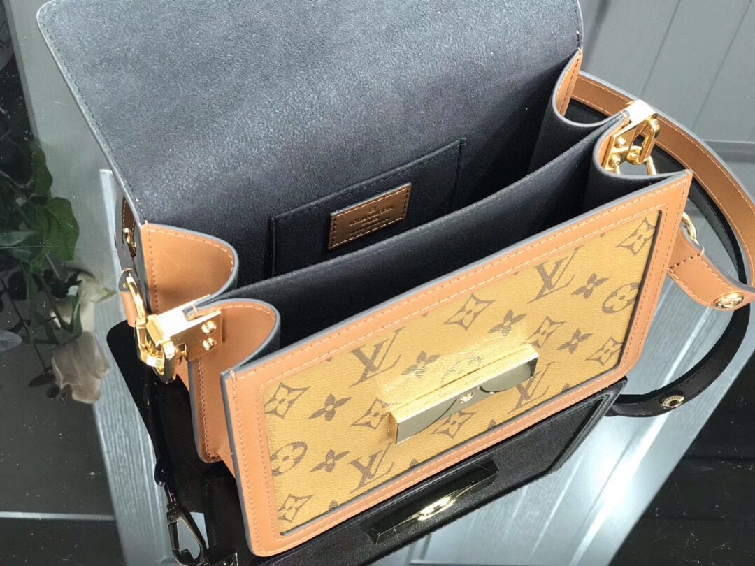 LsVttn MINI DAUPHINE M44580