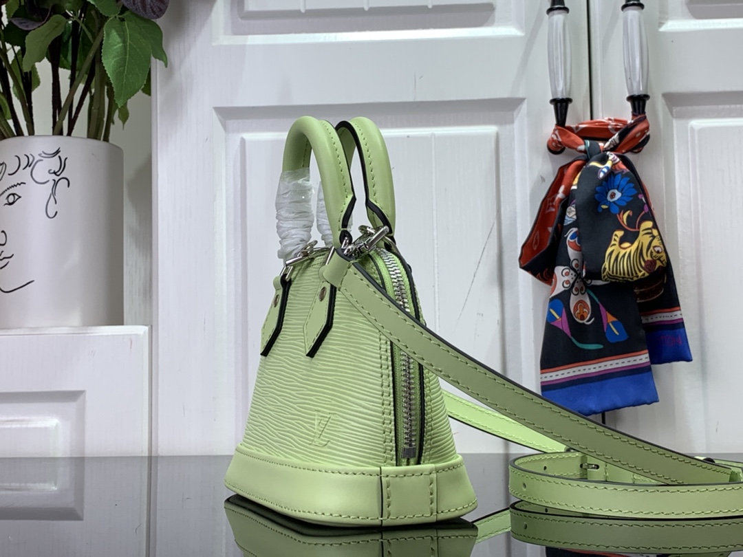 LsVttn Handbag M82403