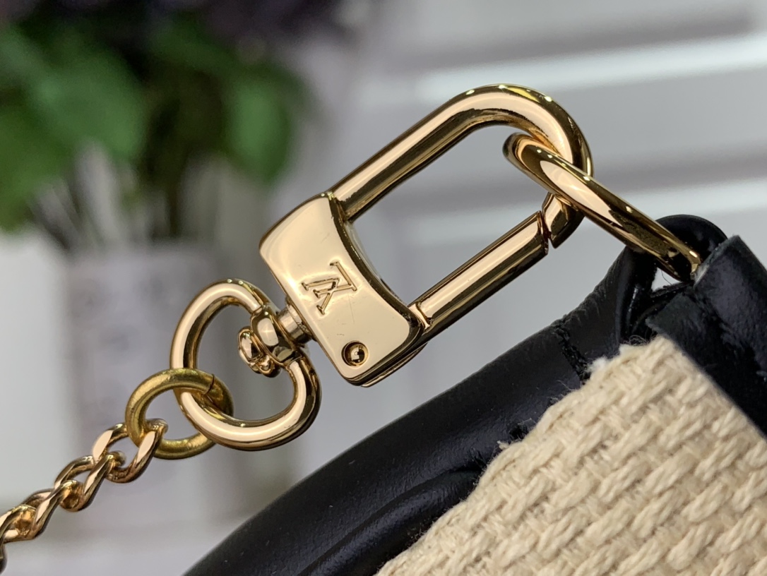 LsVttn Should bag m82472