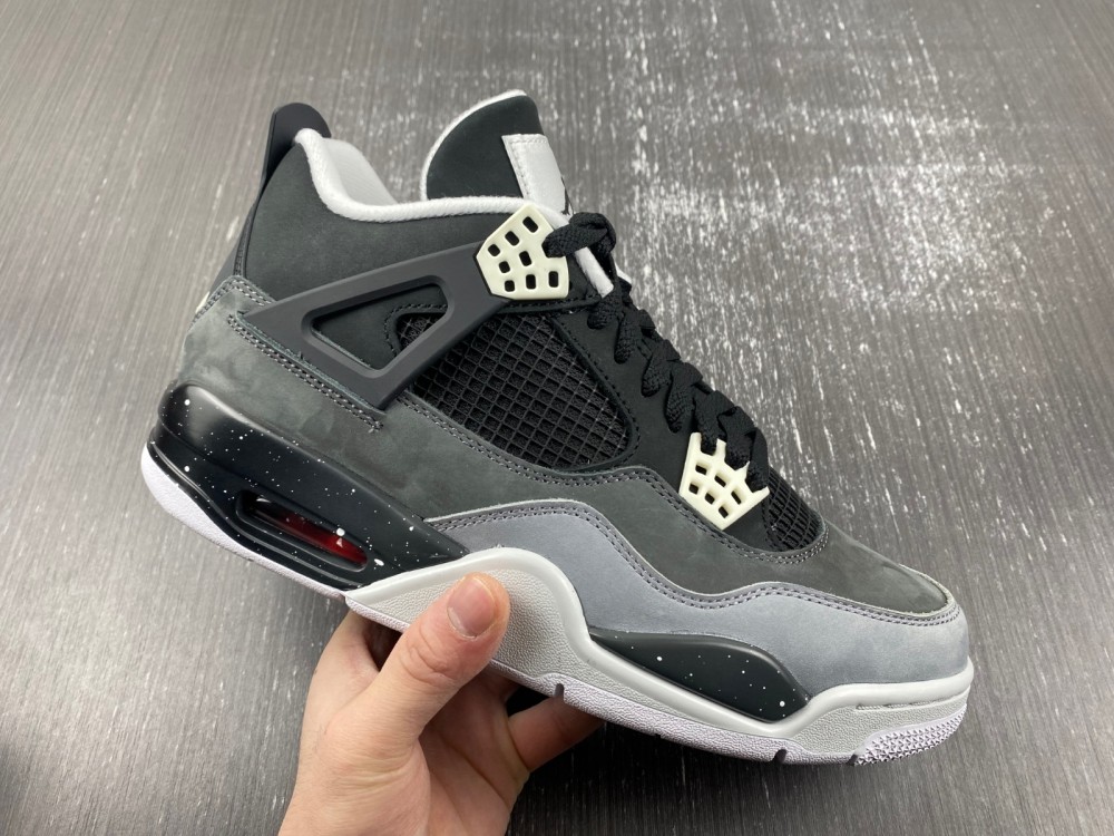 Air Jordan 4 Retro