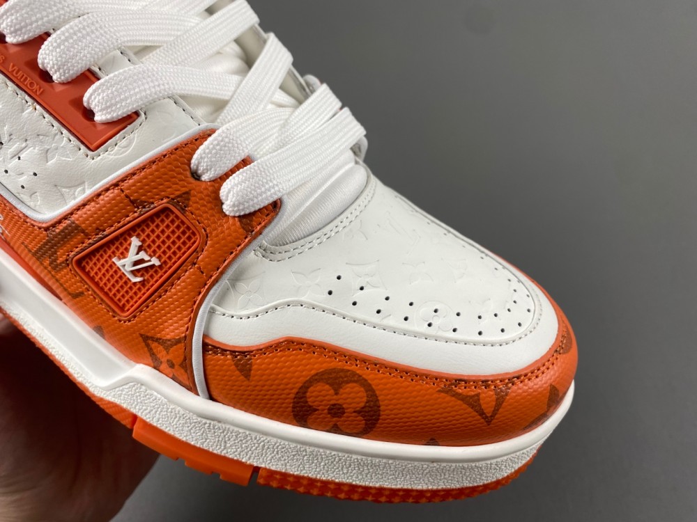 LsVttn traineR orange