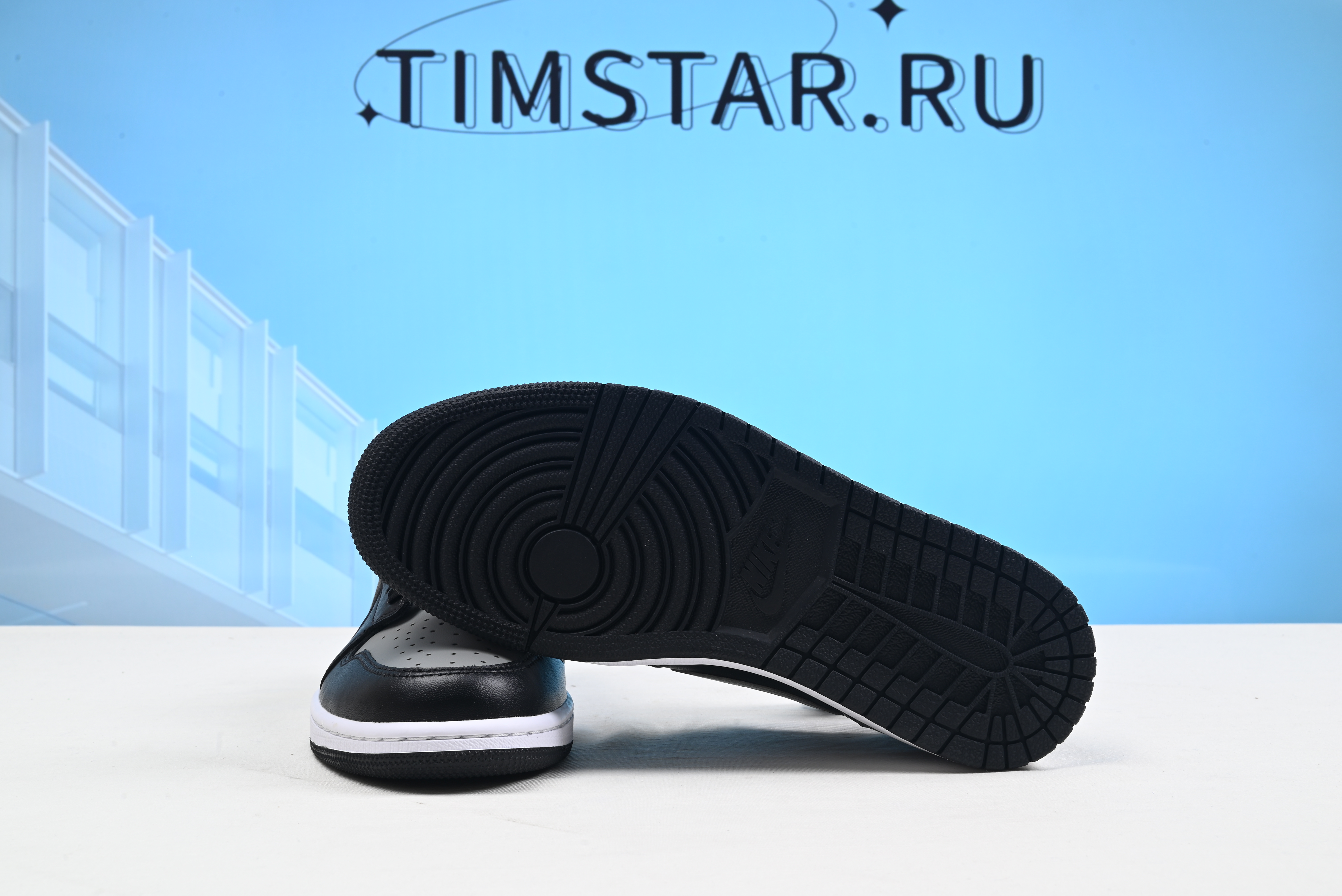 Nike Air Jordan 1 Retro Low Shadow 705329-003