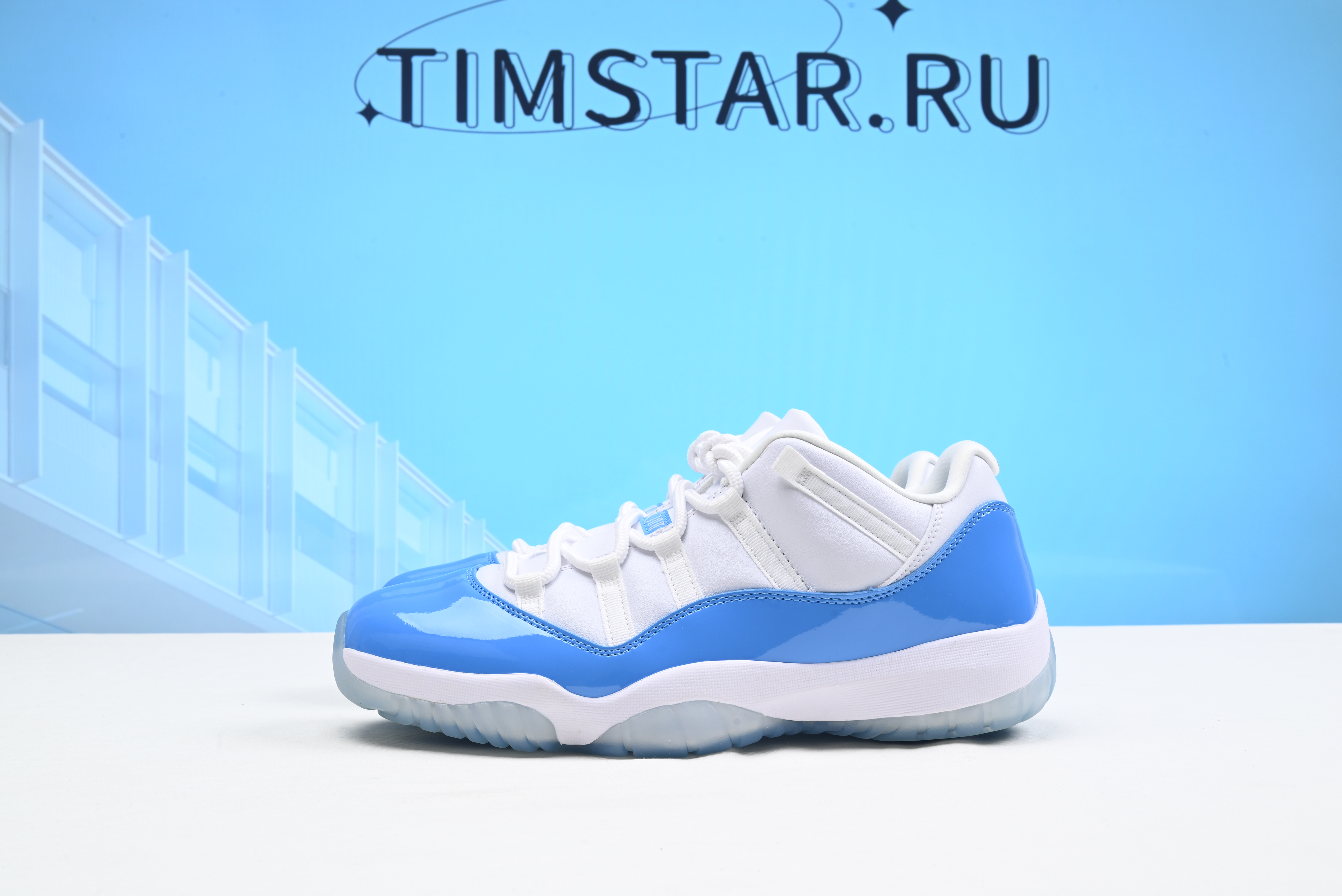 Jordan 11 Retro Low University Blue 528895-106