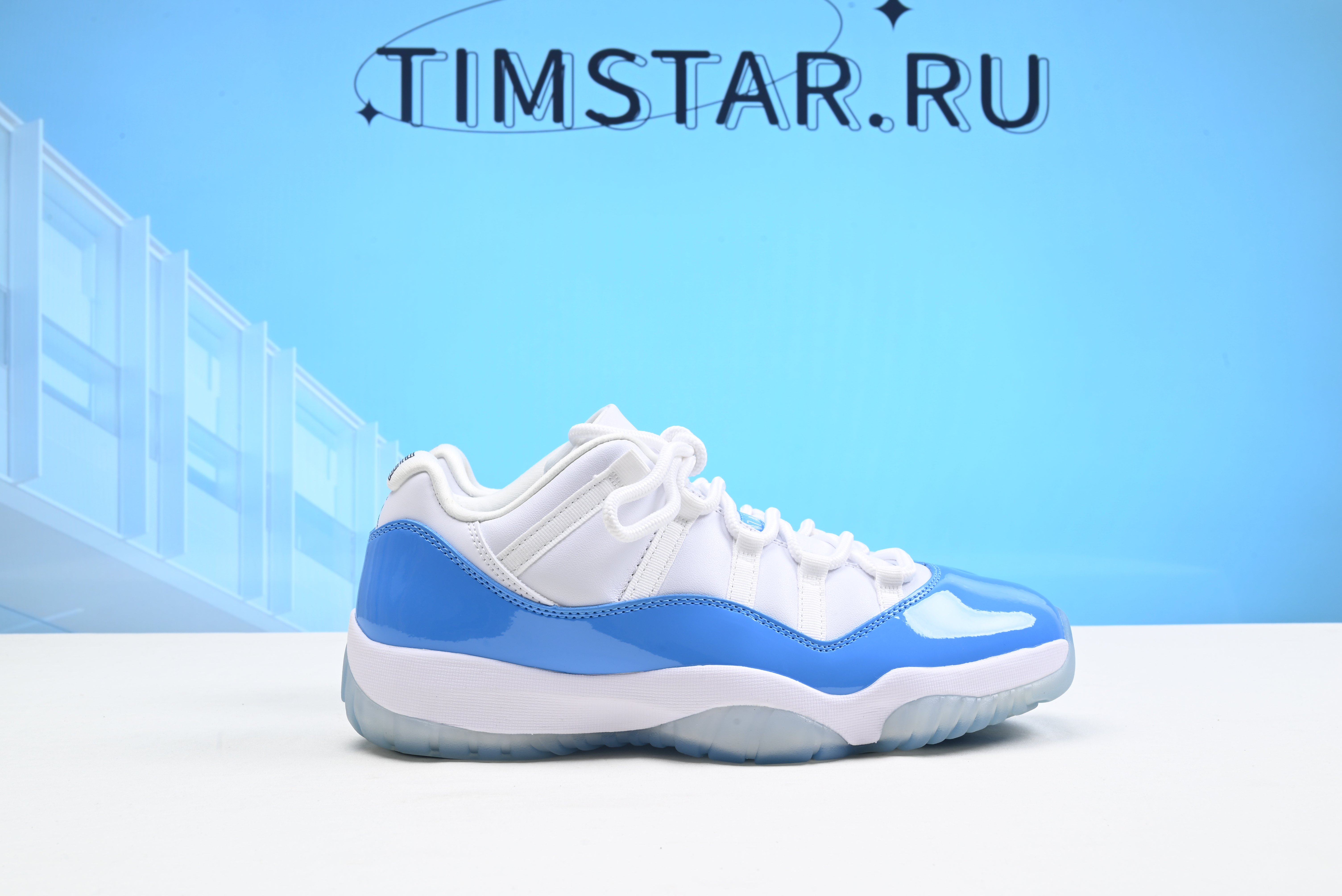 Jordan 11 Retro Low University Blue 528895-106