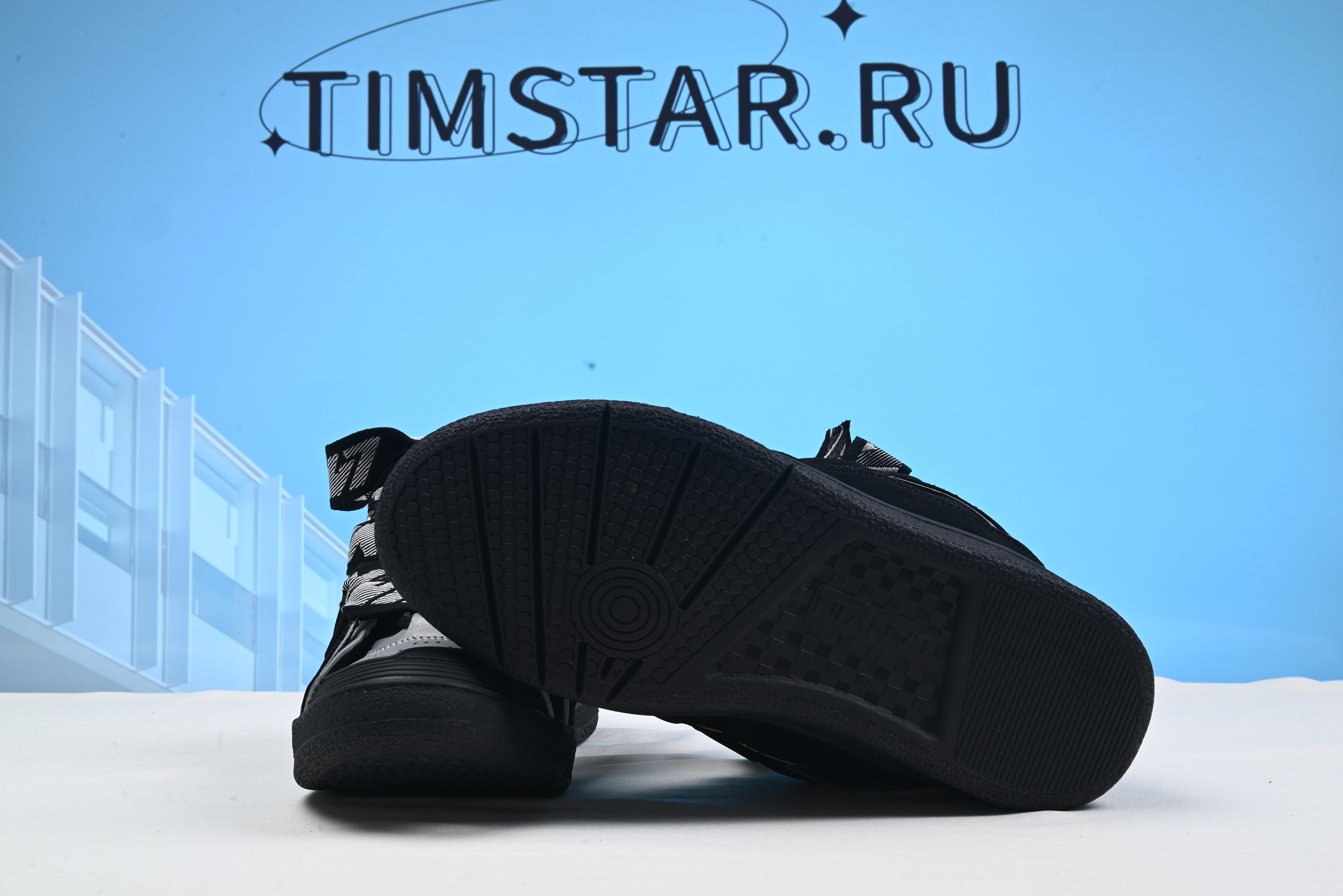 lnvn shoes black and white