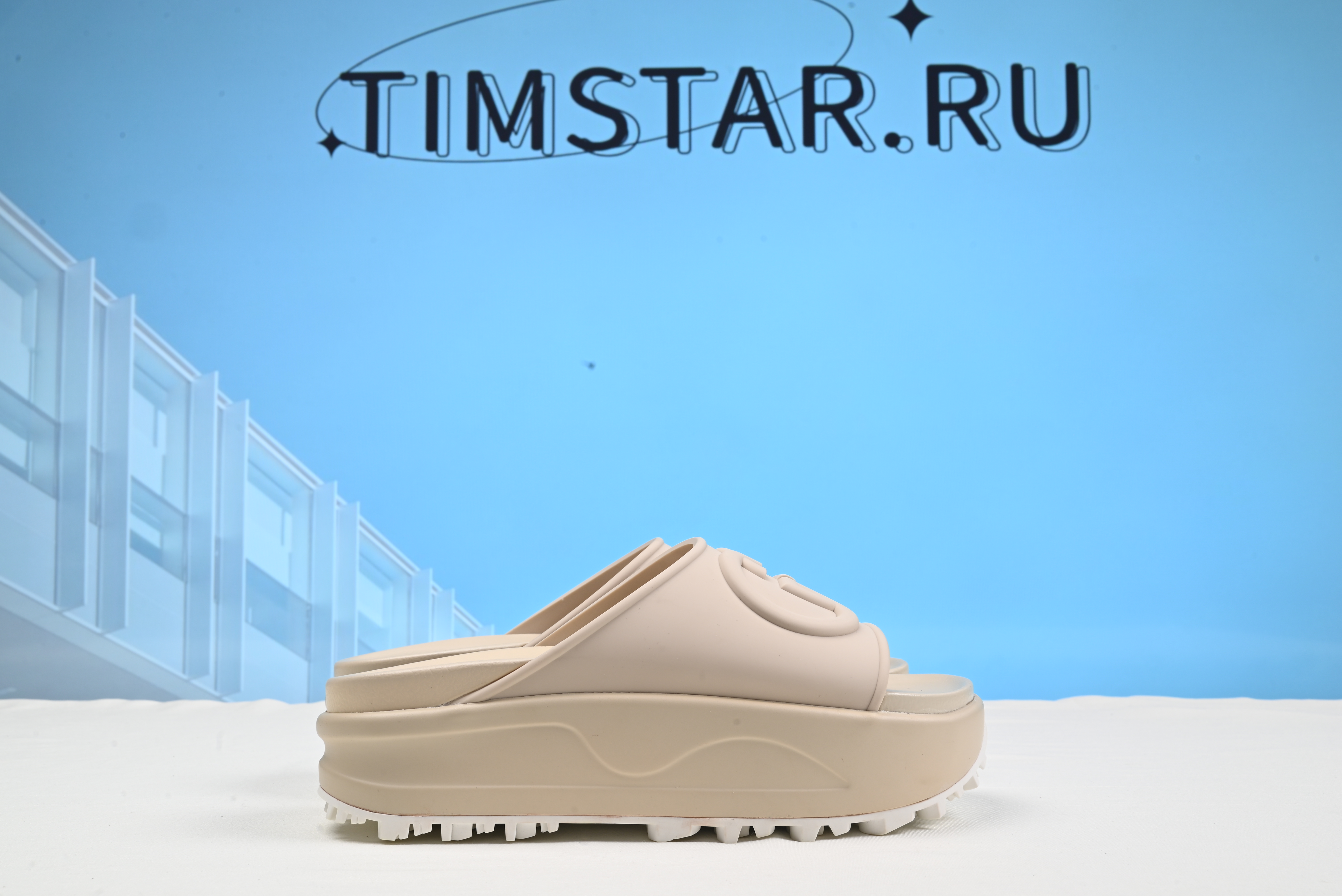 Guccii1 slippers white