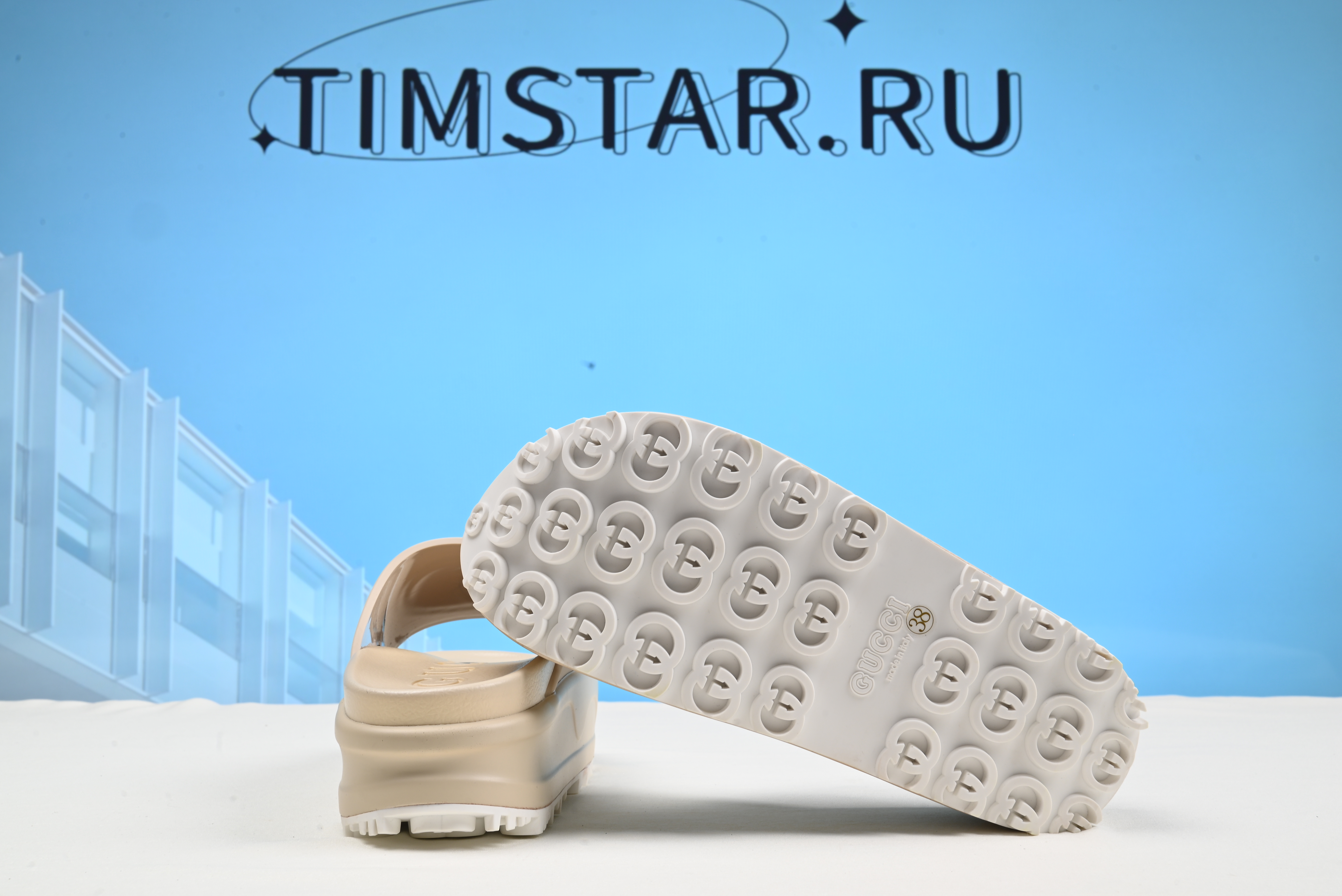 Guccii1 slippers white