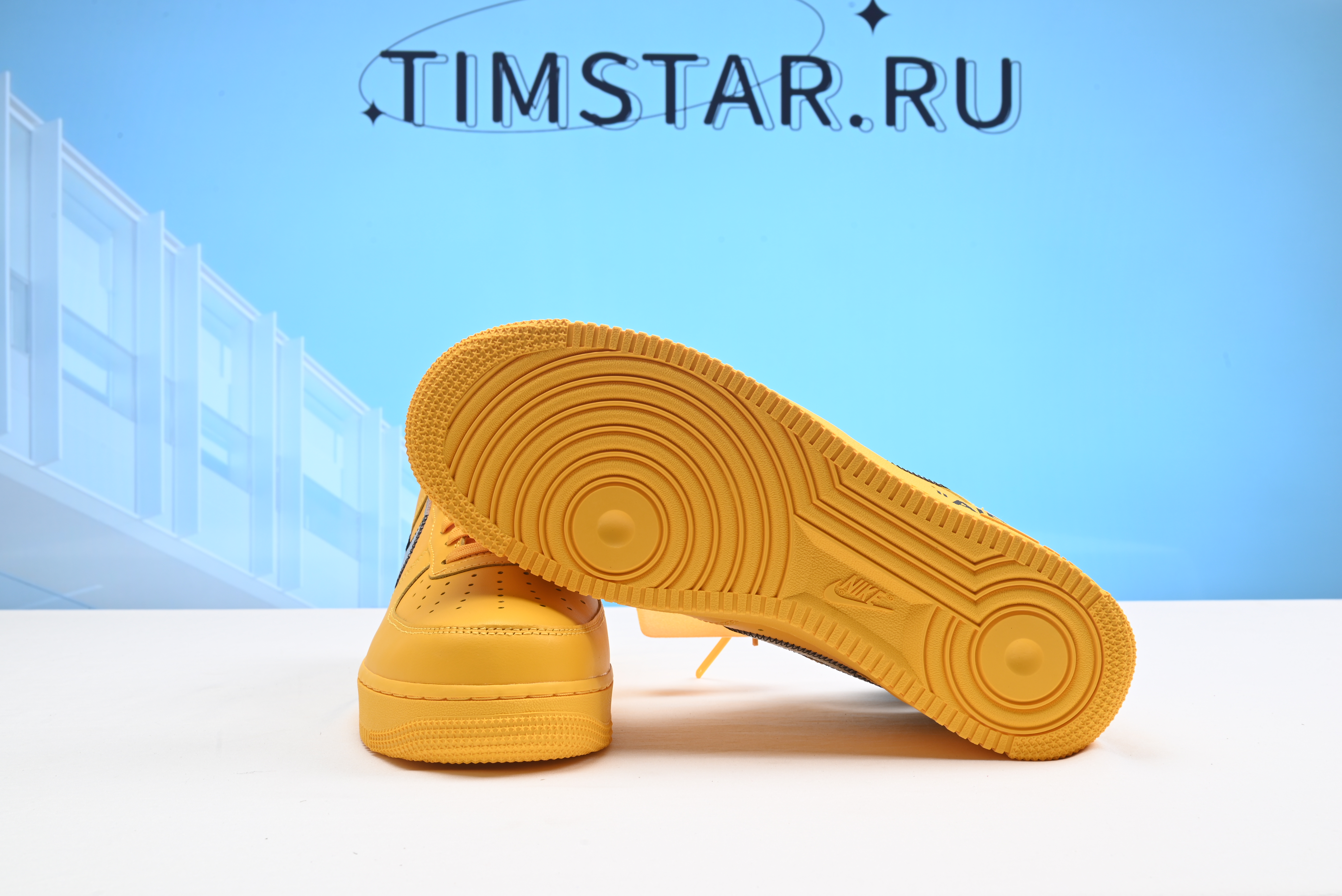 Nike Air Force 1 Low “University Gold” x Off-White DD1876-700