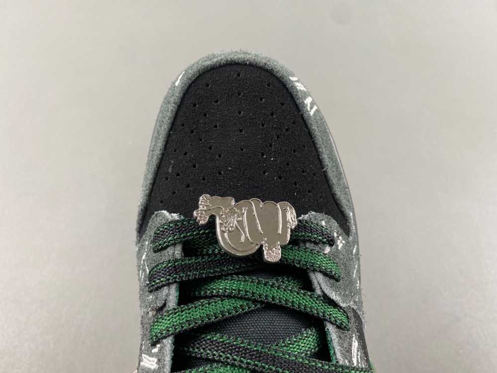 Nike SB Dunk Low There Skateboards HF7743-001