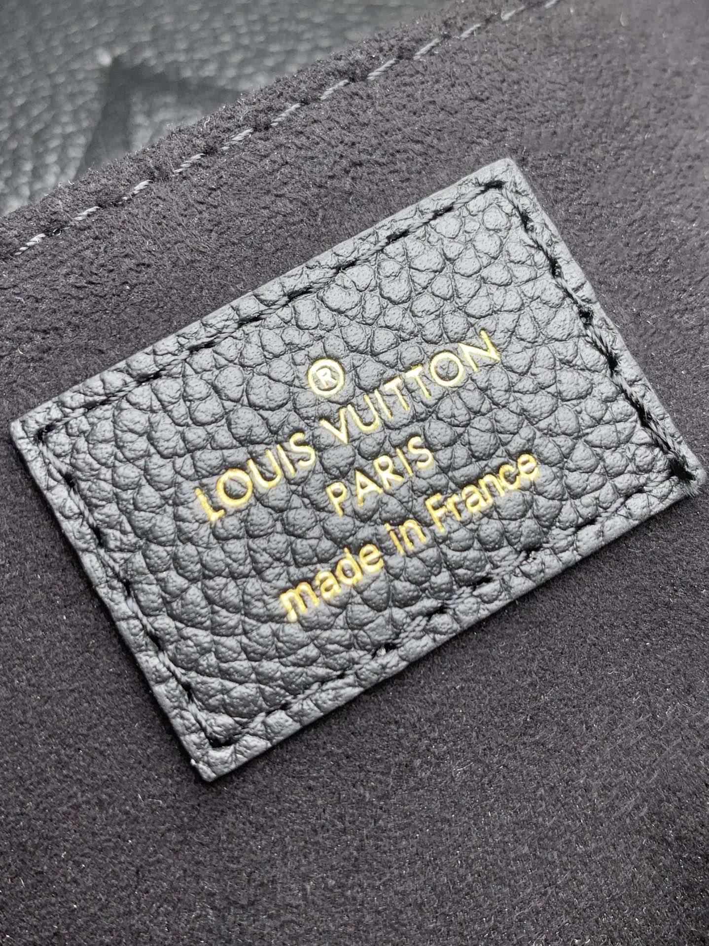 LsVttn  ONTHEGO BB Crossbody bag 18cm