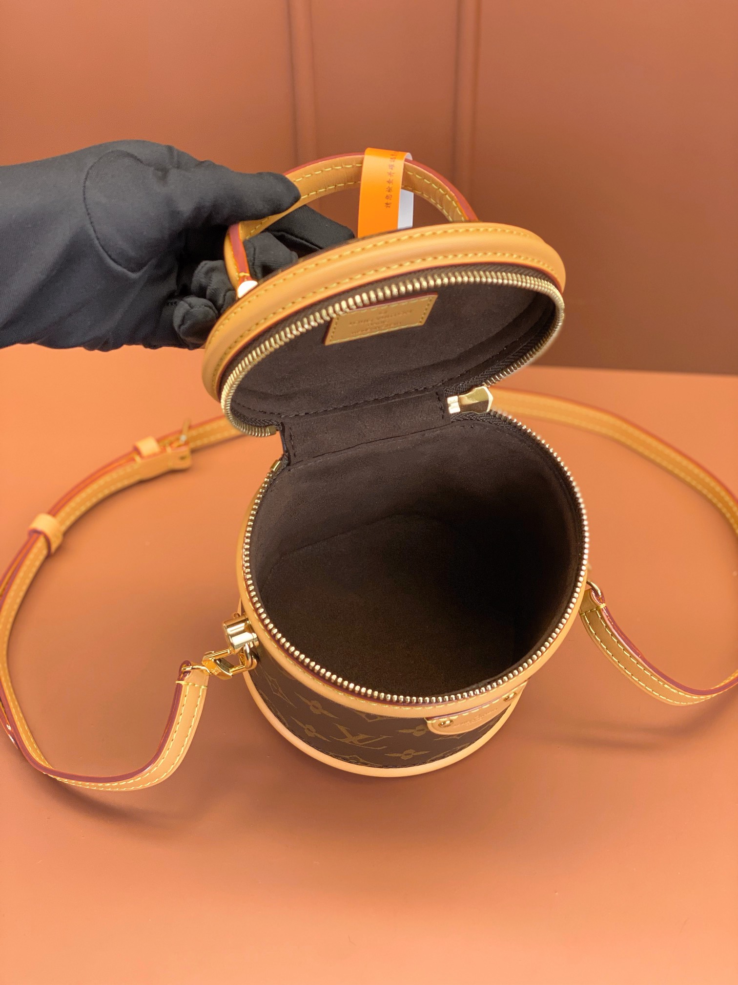 LsVttn Crossbody bag 14.5cm