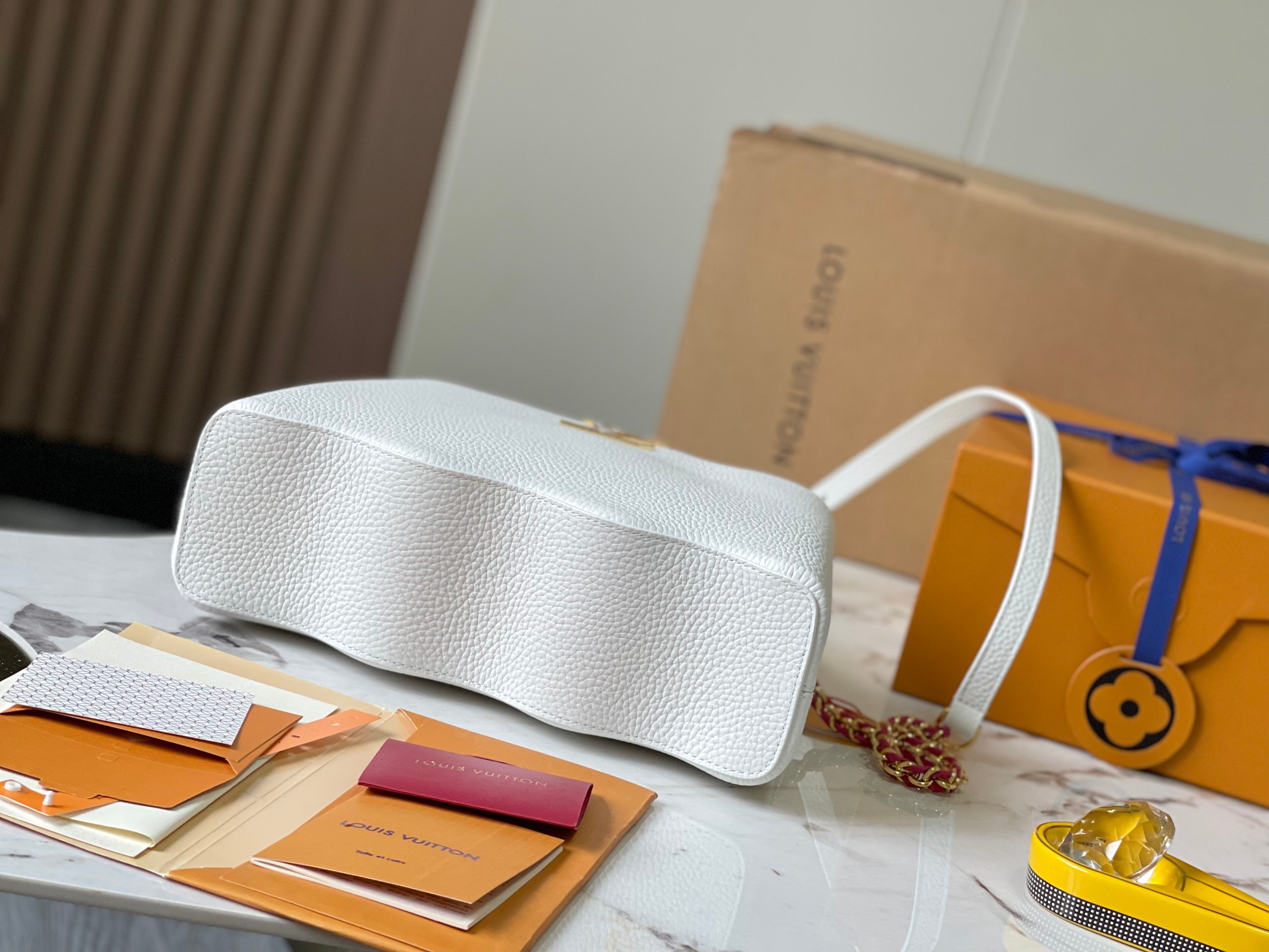 LsVttn Capucines Capushell 27cm