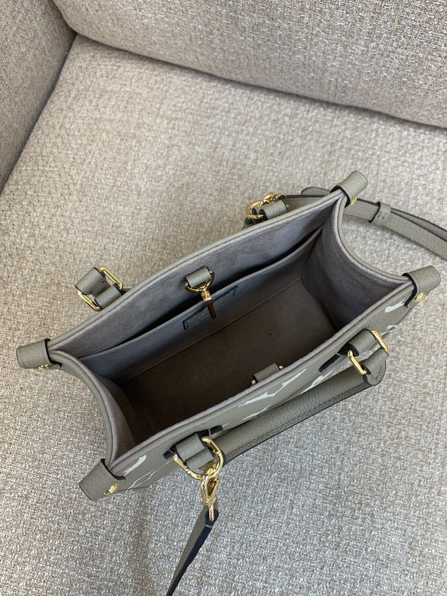 LsVttn ONTHEGO BB Crossbody bag grey 18cm