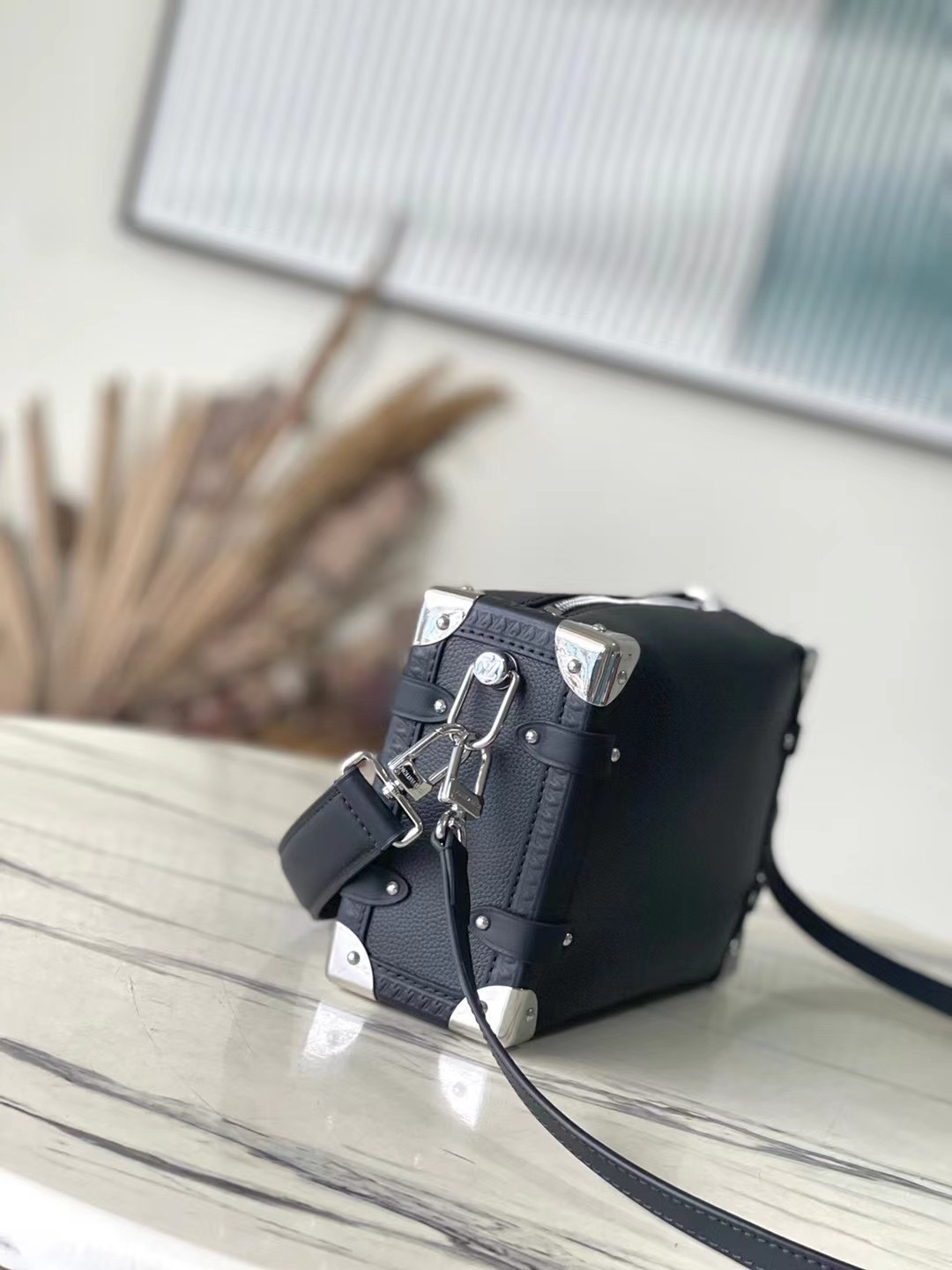 LsVttn Bag 70123212 21cm black