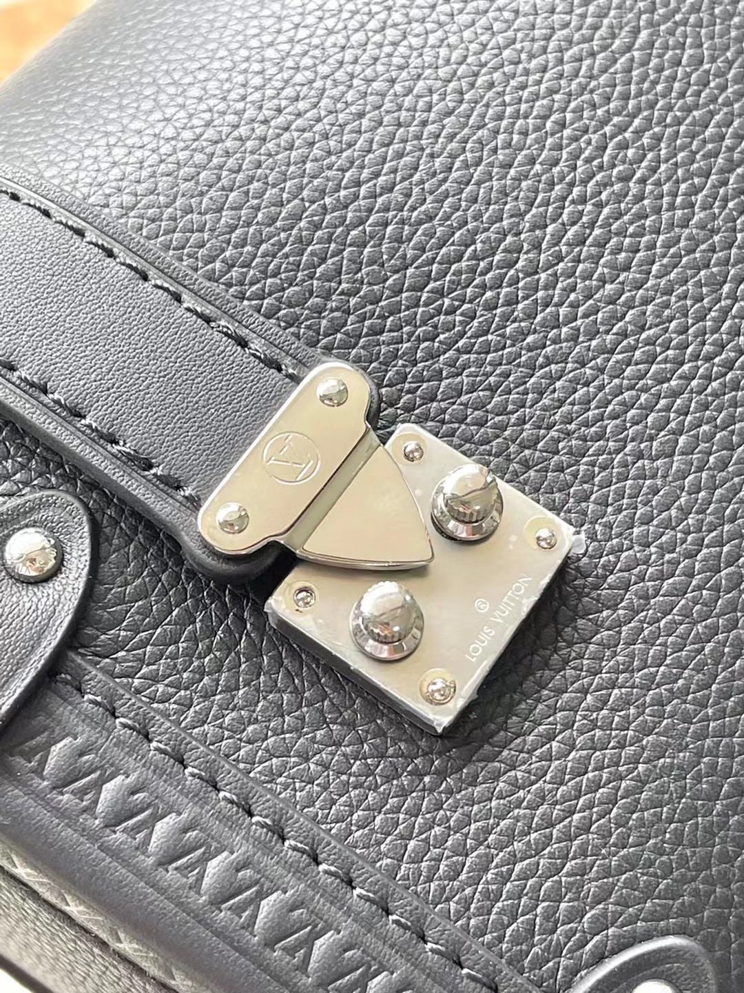 LsVttn Bag 70123212 21cm black