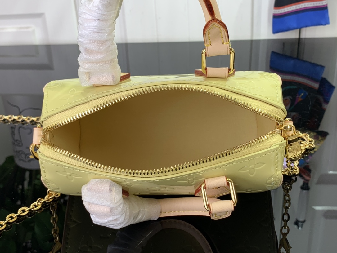 LsVttn Bag 63123202yellow 16cm