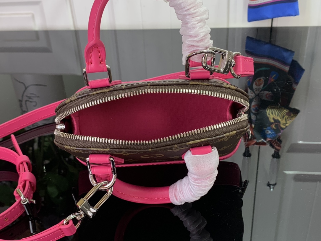 LsVttn Bag 52123167pink 18cm