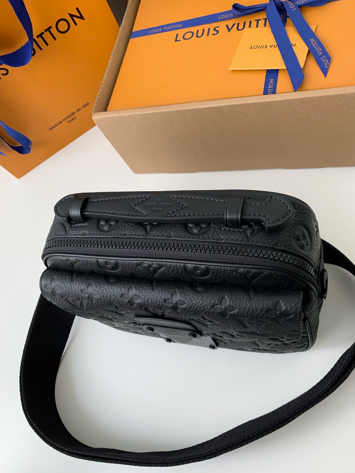 LsVttn Bag 78123212 22cm