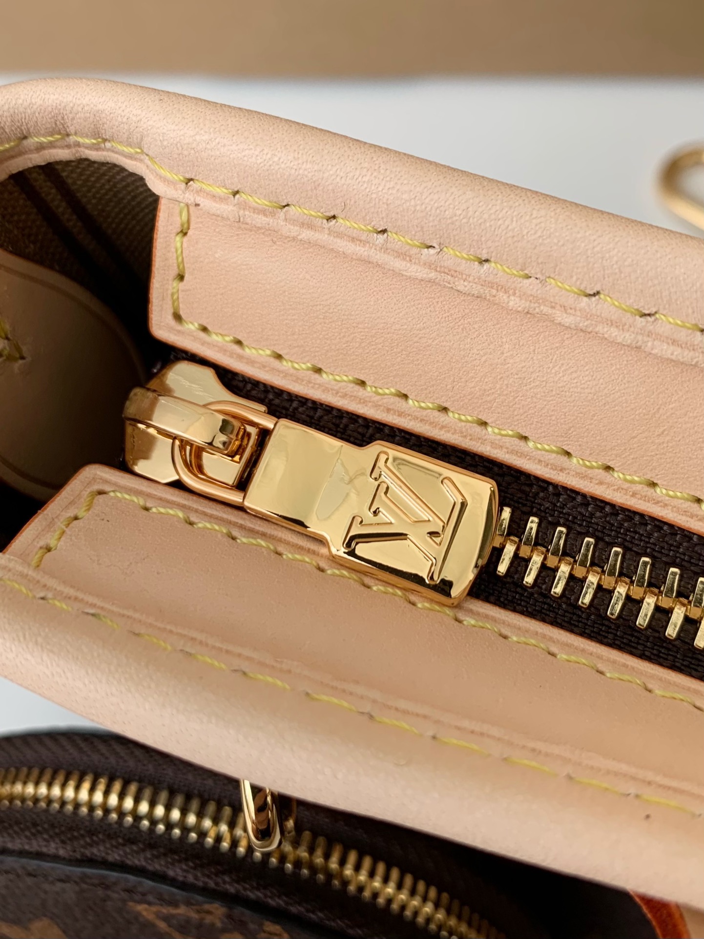 LsVttn Bag 62123184 24cm