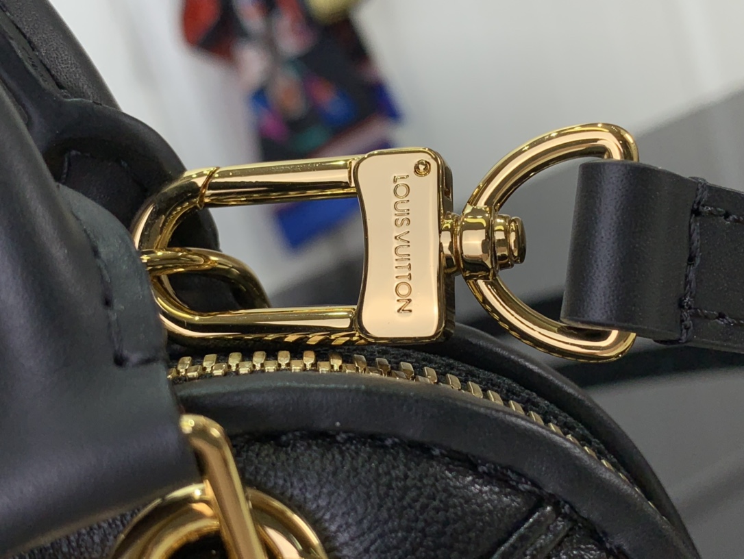 LsVttn Bag Nano Alma m83048 18cm