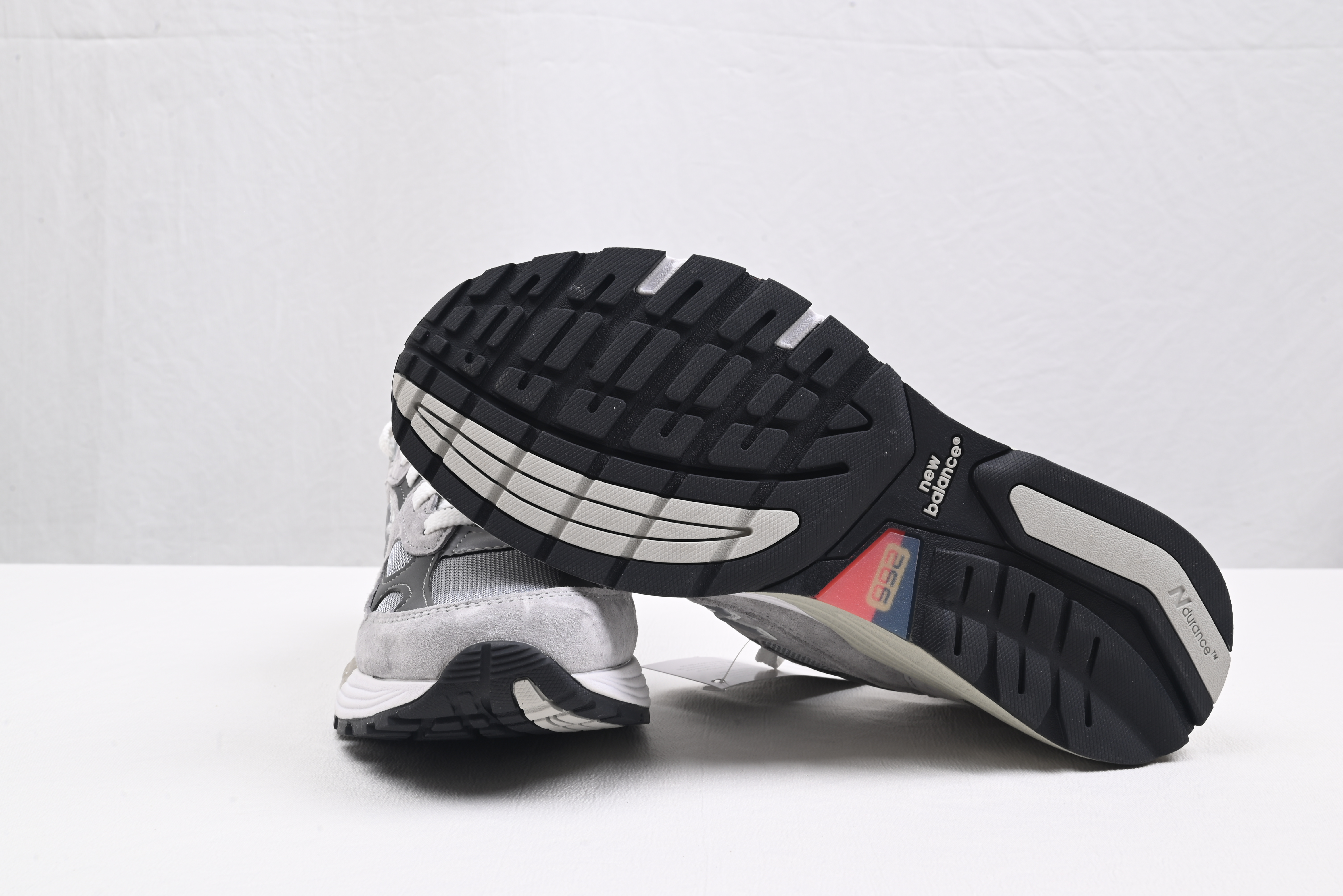 NwBlnc 992 Grey M992GR