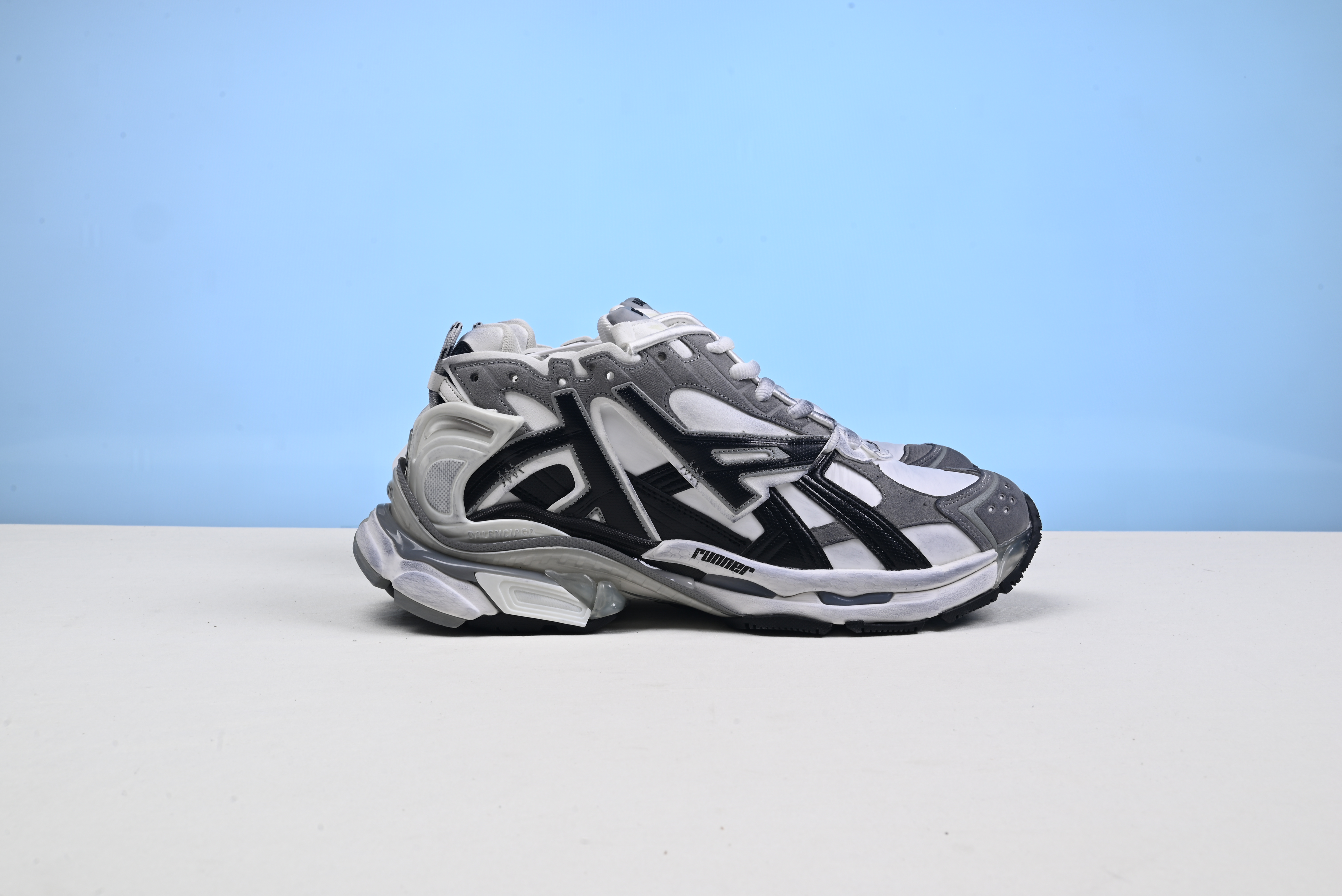 Blncig Track 677403-W3RB5-9012