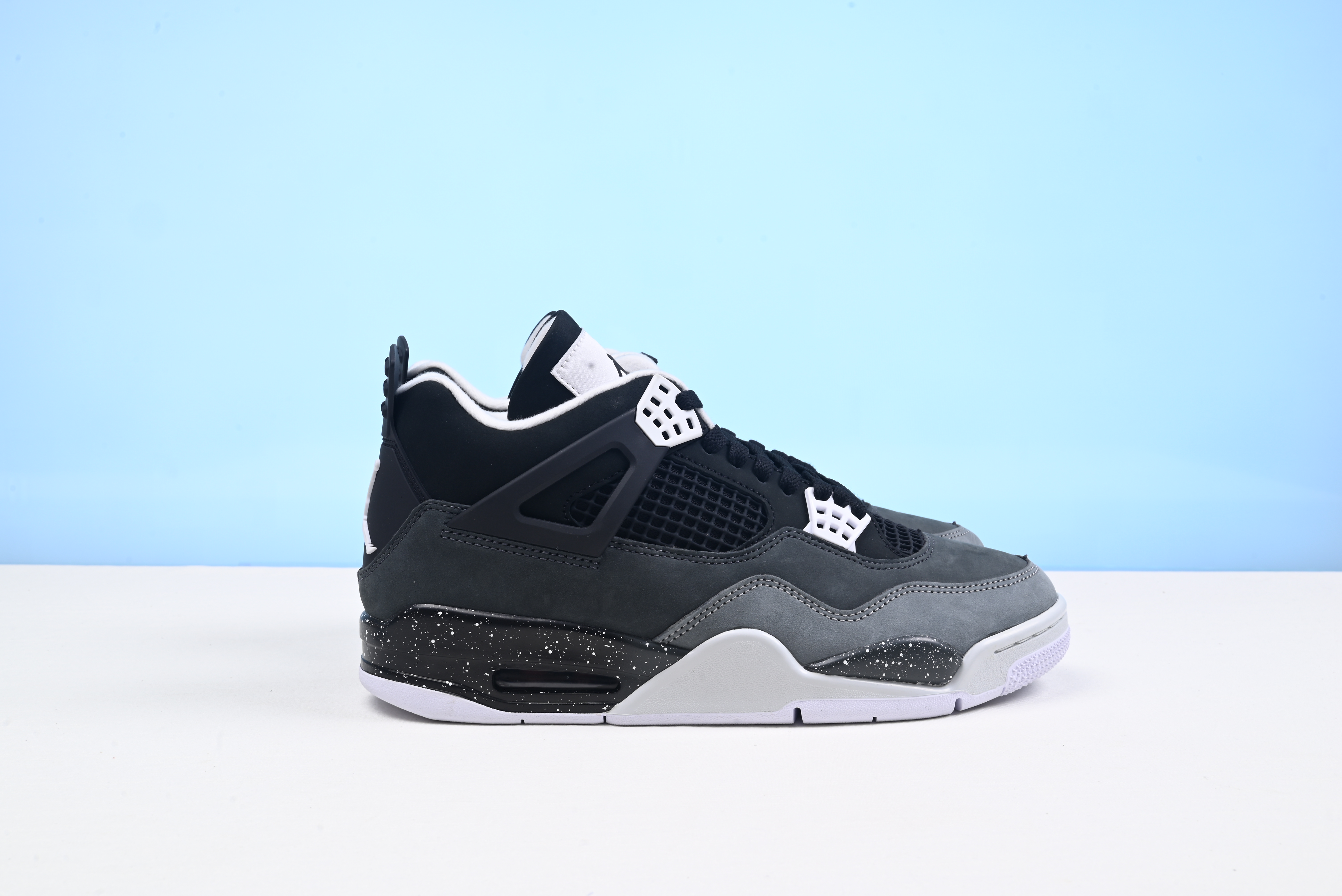 Air Jordan 4 Retro