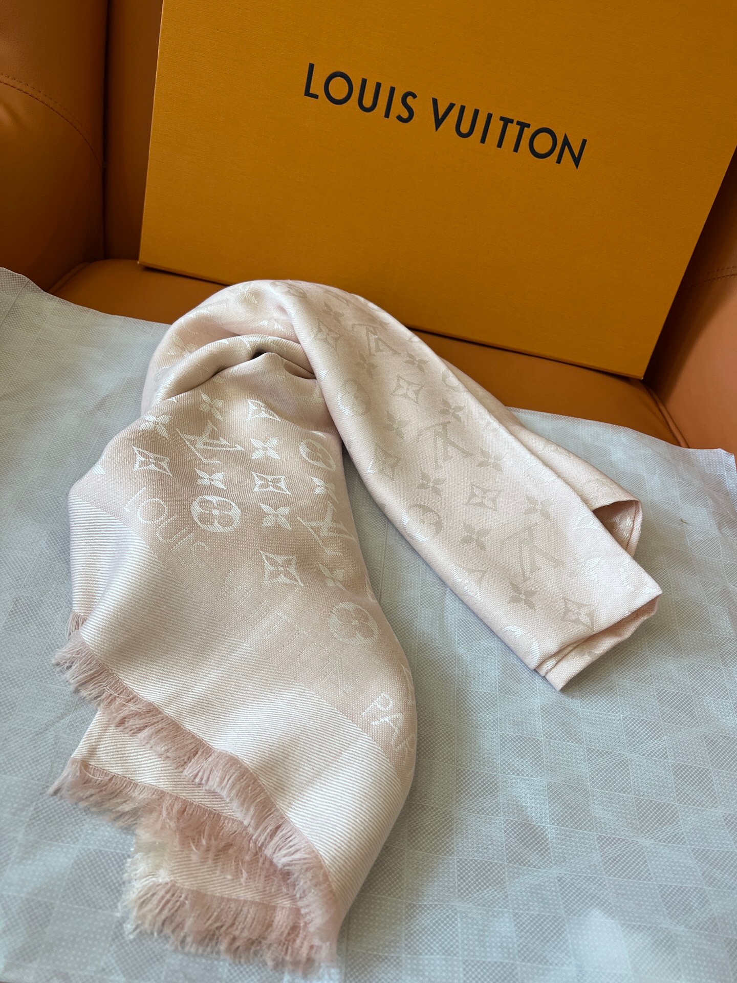LsVttn Monogram scarf M76784