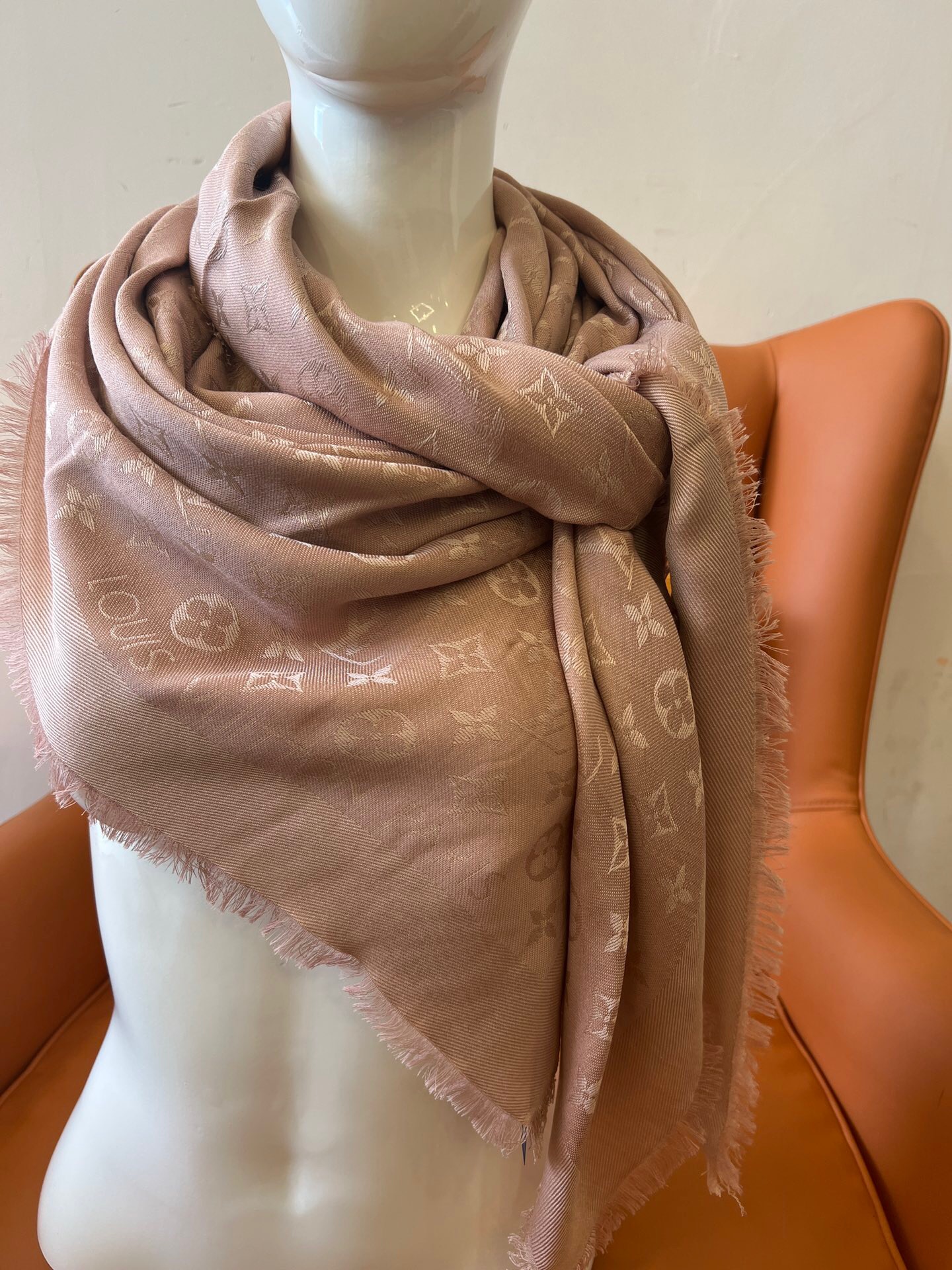LsVttn Monogram scarf M76875
