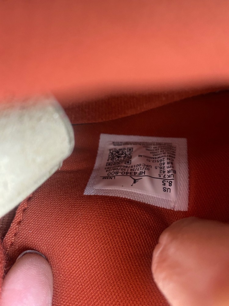 Air Jordan 4 Retro “Brick by Brick” HF4340-800